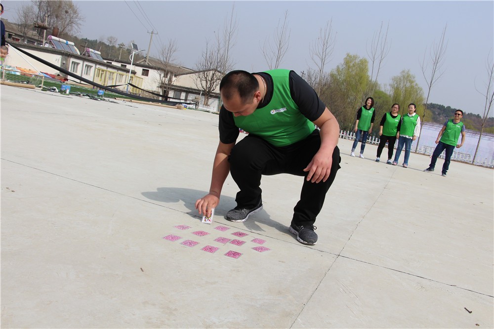 [密云白河岸邊度假村]+戰(zhàn)狼特訓(xùn)一日拓展活動
